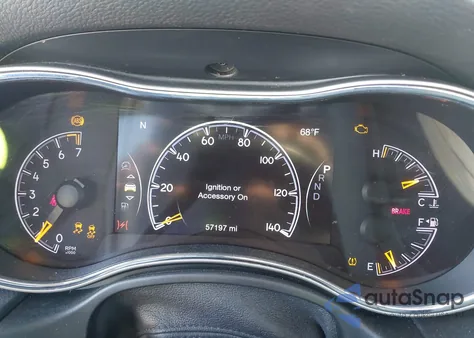 2019 Jeep Grand Cherokee Laredo E 4X2 z USA, uszkodzony, nr VIN 1C4RJEAG3KC776704